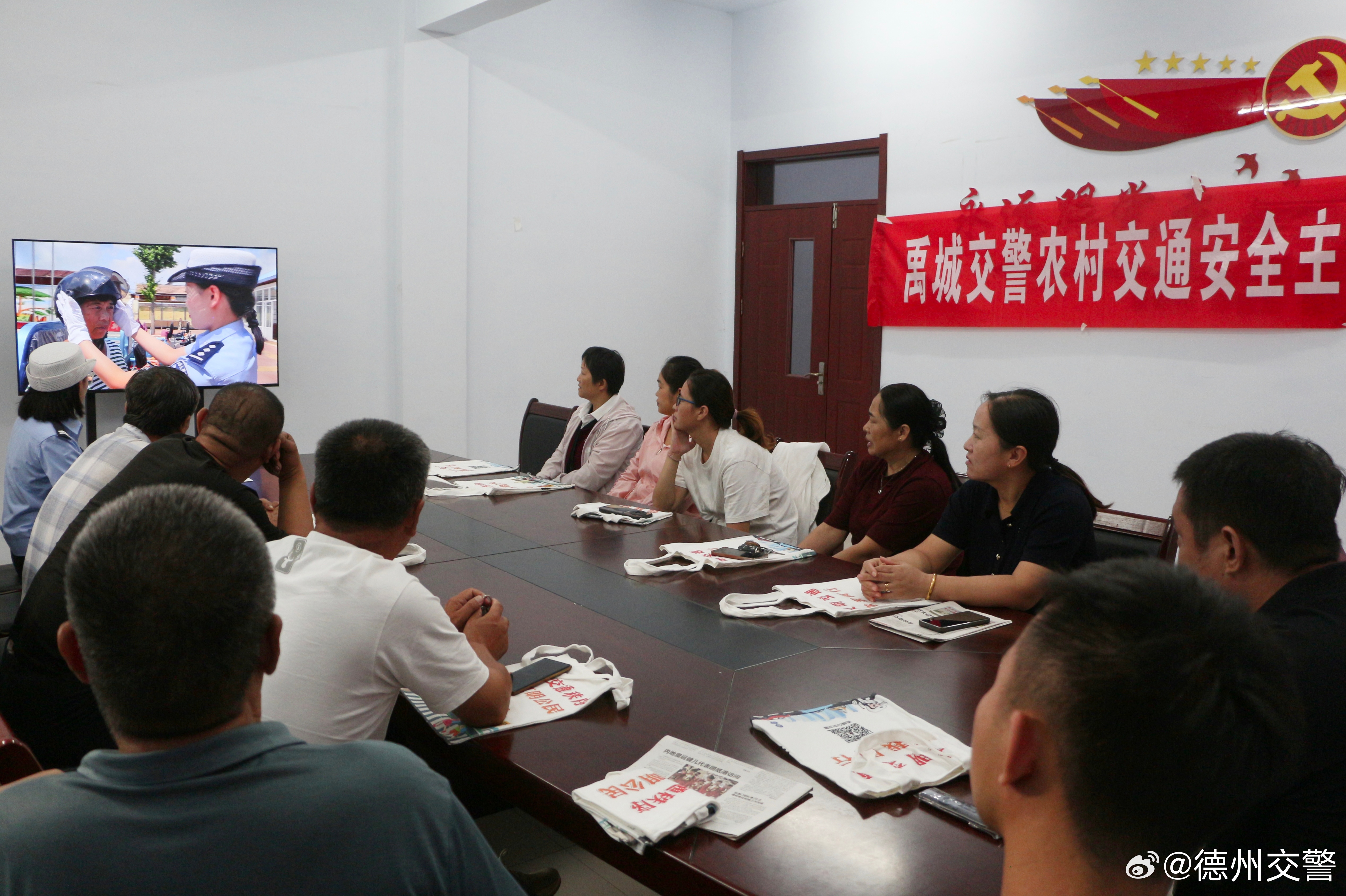 小庄村民委员会，乡村道路升级改造引领新机遇