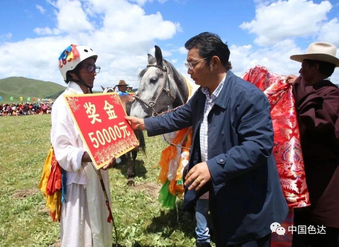 吾巴村新任领导，引领乡村繁荣的先锋